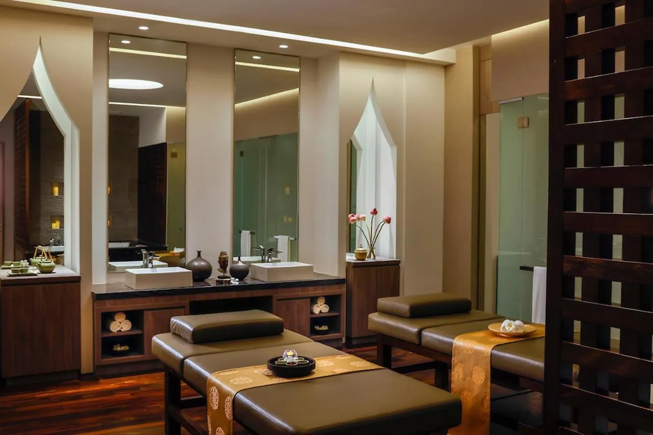 Dusit Thani Laguna Singapur 5*,